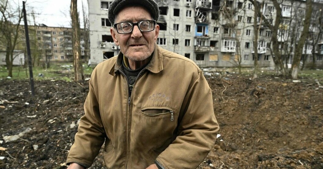Viktor Grozdov vill inte lämna sin krigshärjade hemstad Avdijivka i östra Ukraina. 77-åringen stannar i raserad stad: Är lugn