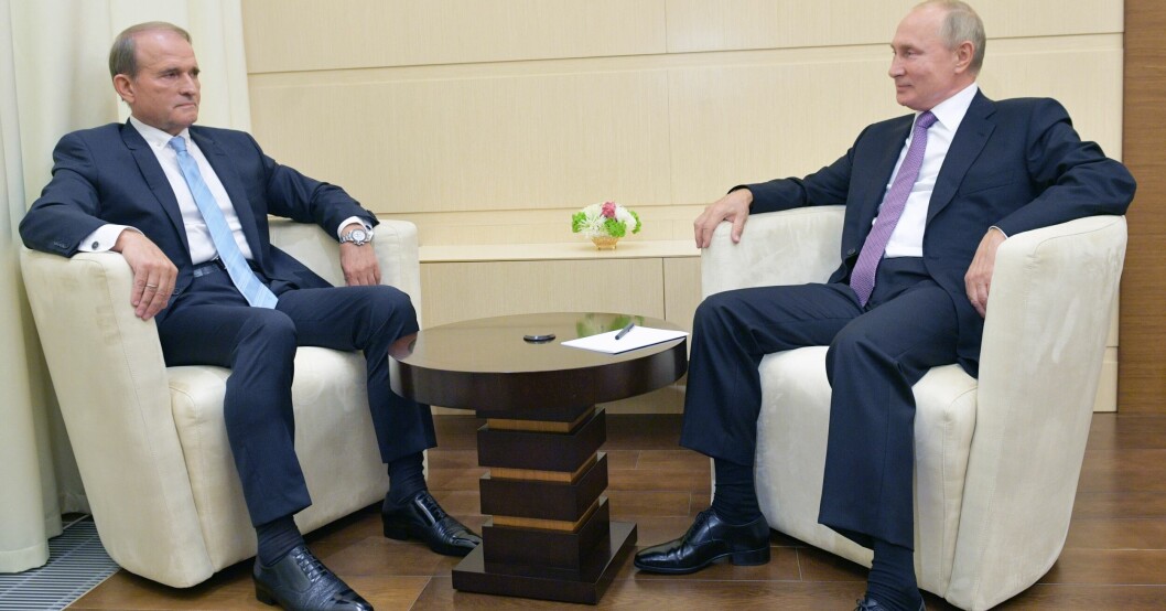 Viktor Medvedchuk i samtal med nära vännen Vladimir Putin. Viktor Medvedchuk och Vladimir Putin