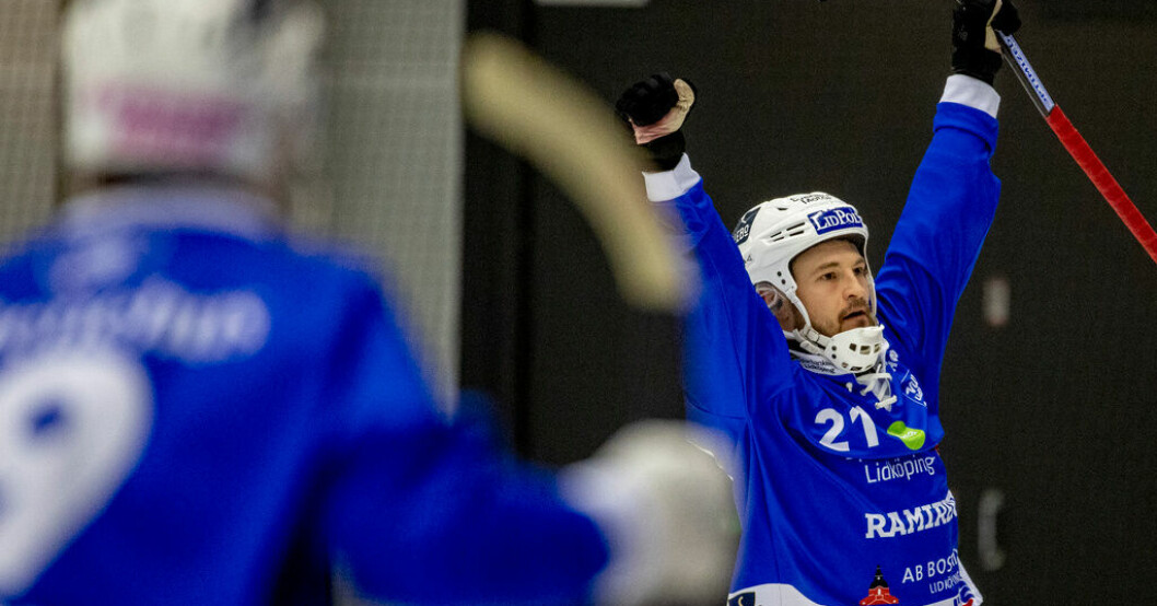Villas Christoffer Edlund avgjorde den andra SM-semifinalen mot Bollnäs. Arkivbild. Villa-Lidköping en seger från ny SM-final