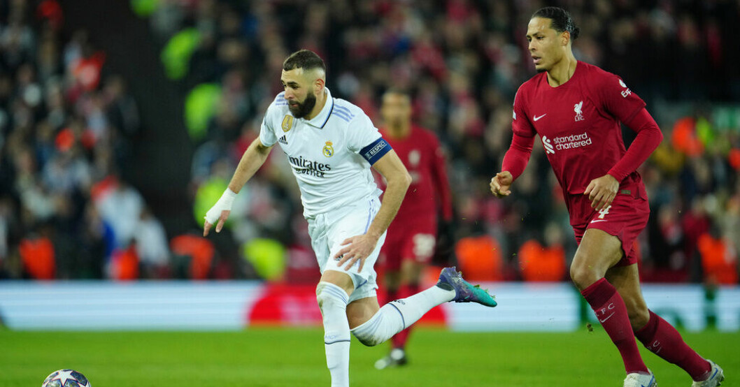 Virgil van Dijk, höger, jagar Real Madrids Karim Benzema. Arkivbild. van Dijk efter förlusten: "Omöjlig uppgift"