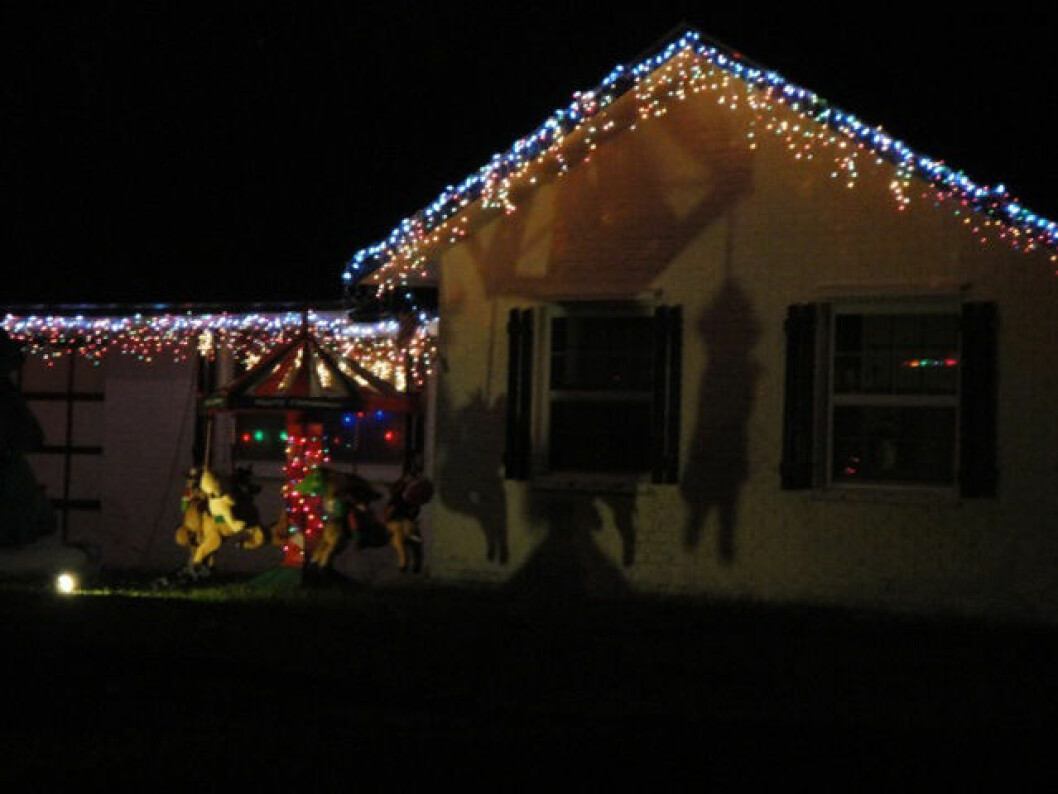 Källa: <a href="http://weknowmemes.com/2014/12/20-worst-christmas-light-display-fails/" target="_blank" rel="noopener">WeKnowMemes</a> Källa: WeKnowMemes