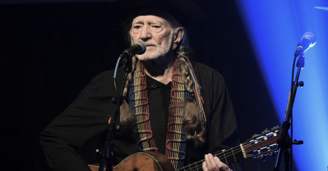 Willie Nelson på scen vid ett tidigare tillfälle. Arkivbild. Nelson firade 90 med stjärnspäckad konsert